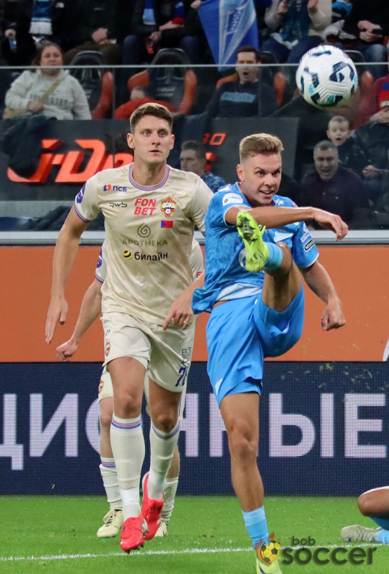  «Может, Зенит так хочет ослабить ЦСКА?» - Чугунов о переходе Дивеева