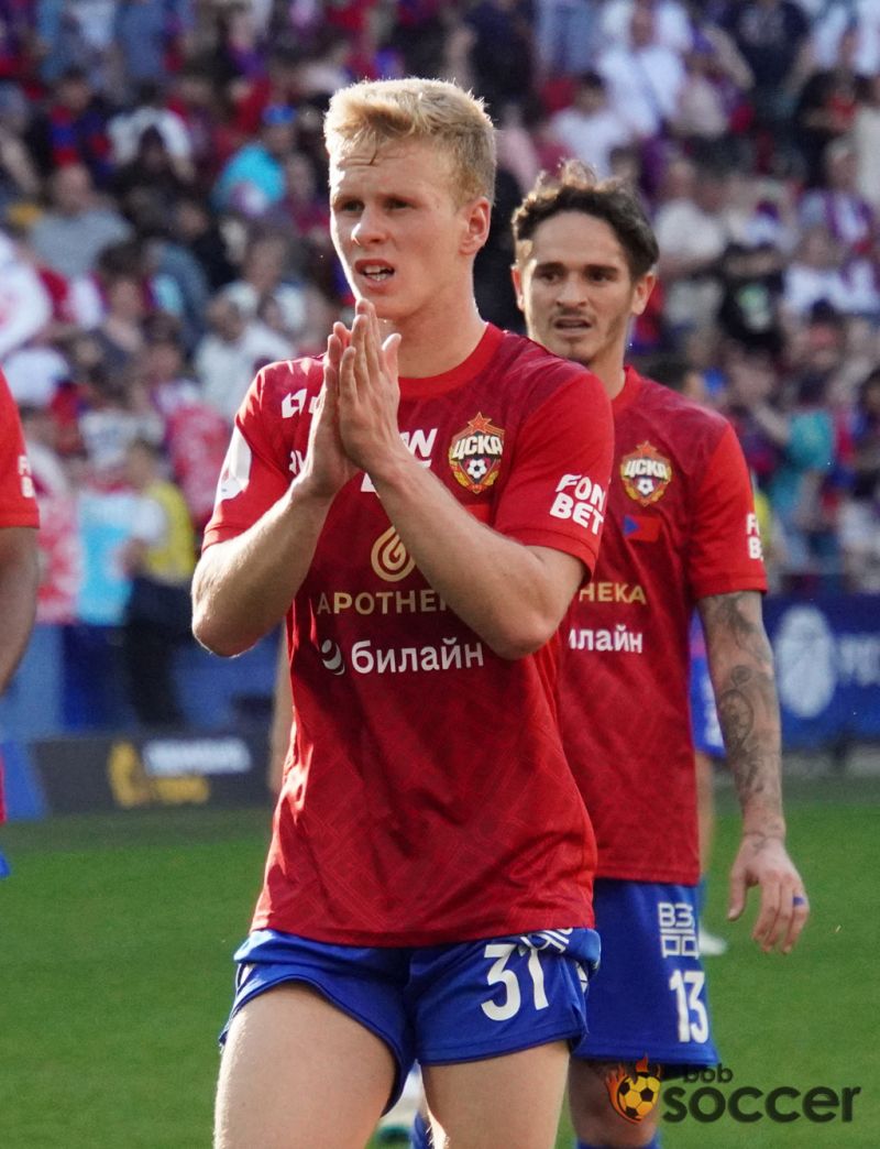 «За этим стоит работа и люди, которых никто не видит» — футболист ЦСКА Кисляк о награде «Первая пятерка»