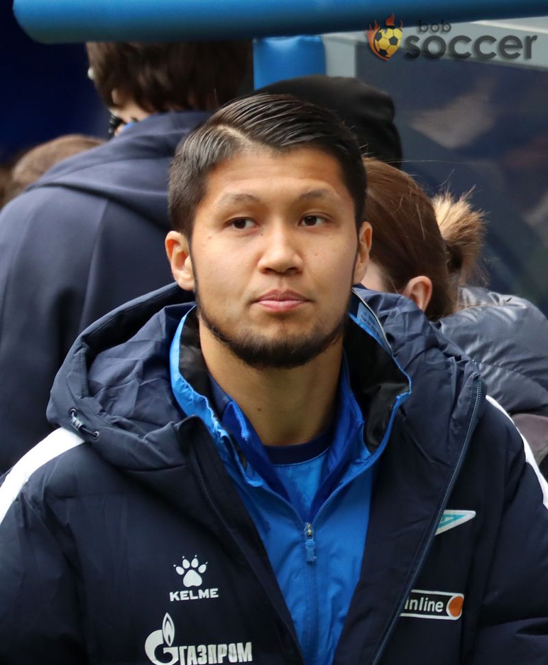 Футболист Ахметов сравнил условия в Москве и Санкт‑Петербурге