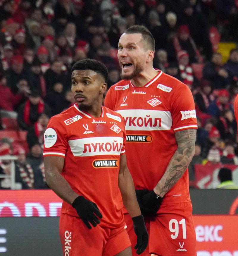 Слуцкий: «Лучше Заболотного, который чиркает мяч, разбегаясь к своим воротам, не существует в мире»