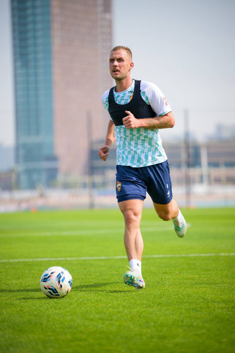 С приобретением Гонду и Баринова ЦСКА будет бороться за титул - Кузнецов