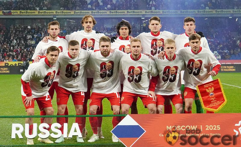 Сборная России опустилась на три строчки в рейтинге ФИФА