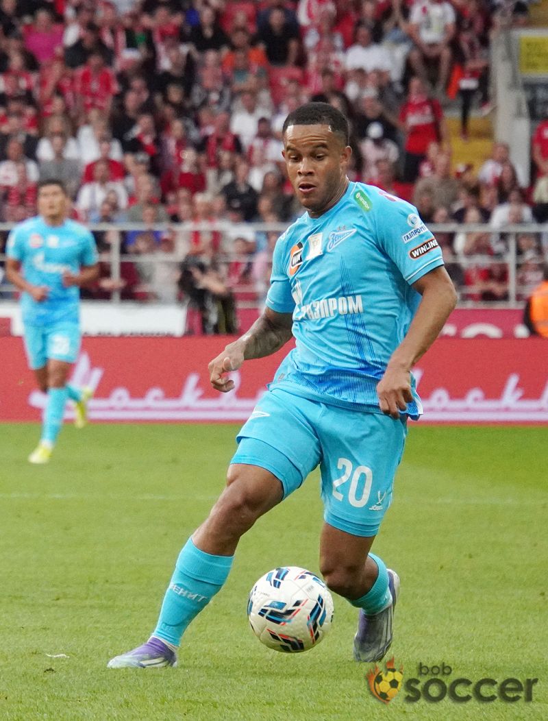 «Аль-Иттихад» сохраняет интерес к бразильцу из «Зенита»  