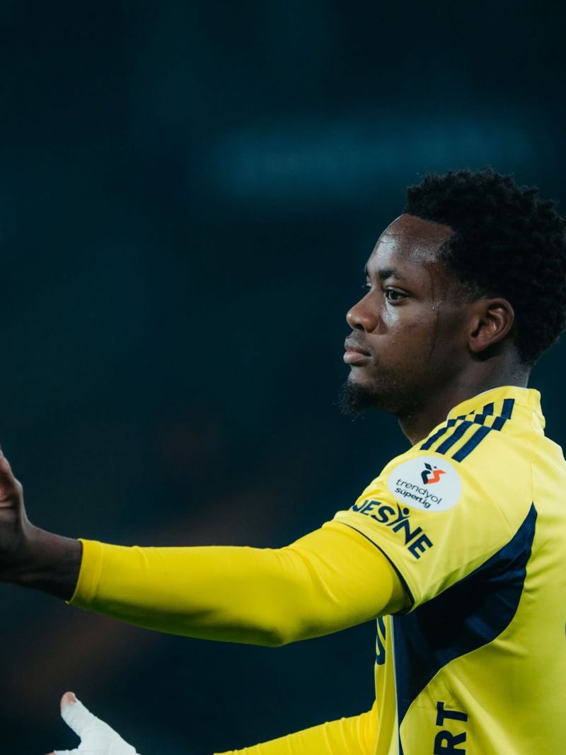 Агент Дурана опроверг информацию о переходе форварда в «Зенит»