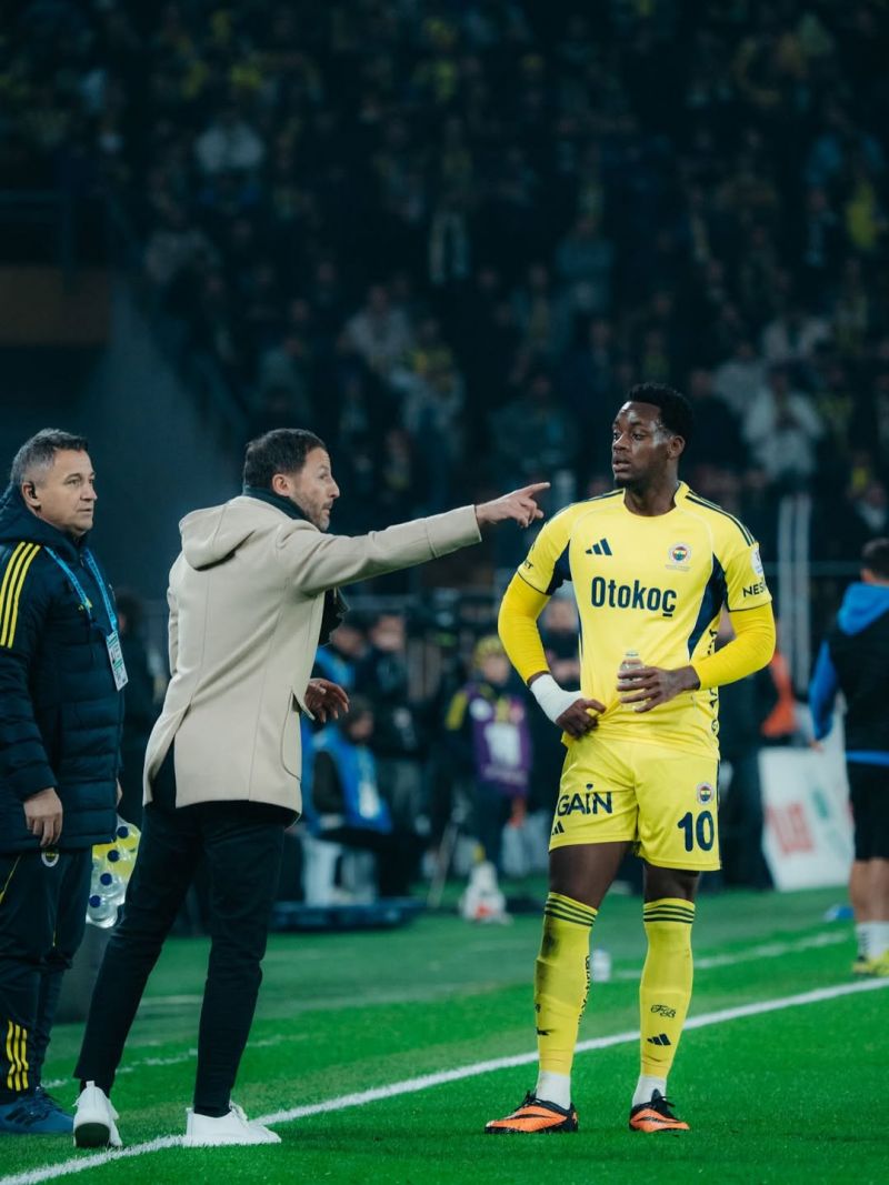 «Фенербахче» и Джон Дуран завтра официально расторгнут контракт «Фенербахче» и Джон Дуран завтра официально расторгнут контракт