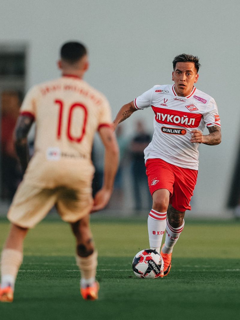 «Спартак» с Карседо выглядит порой непривычно. Время на поиски состава еще есть.