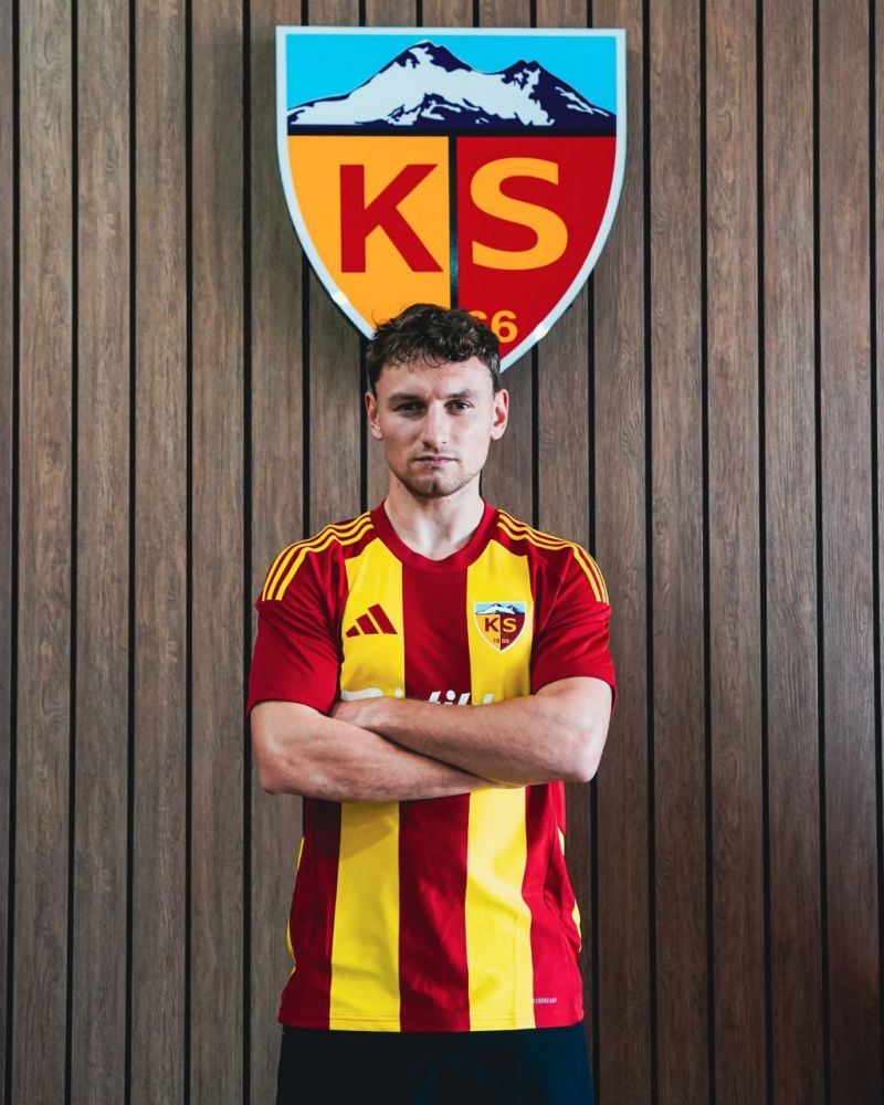 Чалов перешел в Кайсериспор 