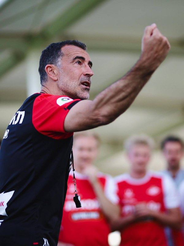 Страсть, интенсивность, доминирование — вот наши принципы - тренер Спартака Карседо Страсть, интенсивность, доминирование — вот наши принципы - тренер Спартака Карседо