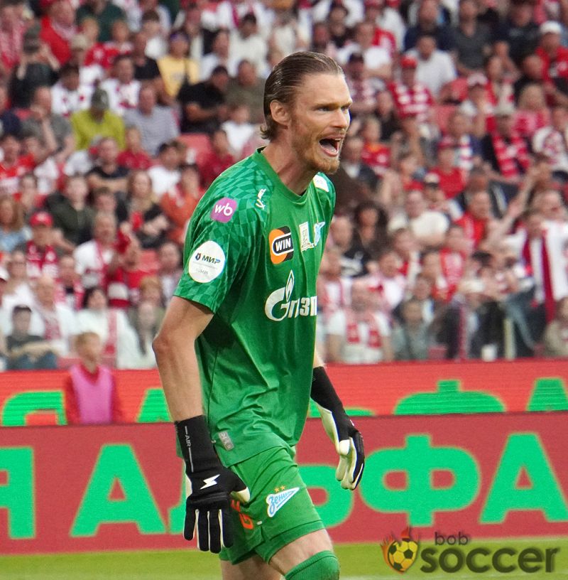 Вратарь Зенита Адамов: Конечно, судья должен был отменить такой гол