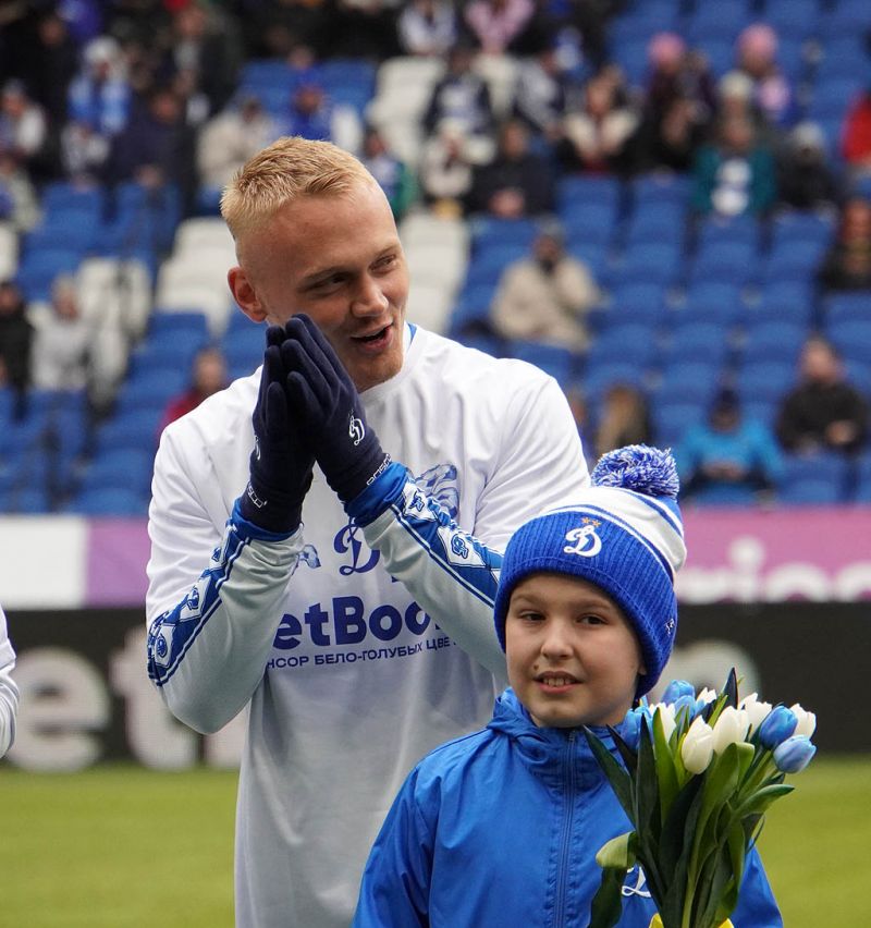 Динамо разгромило Крылья Советов 