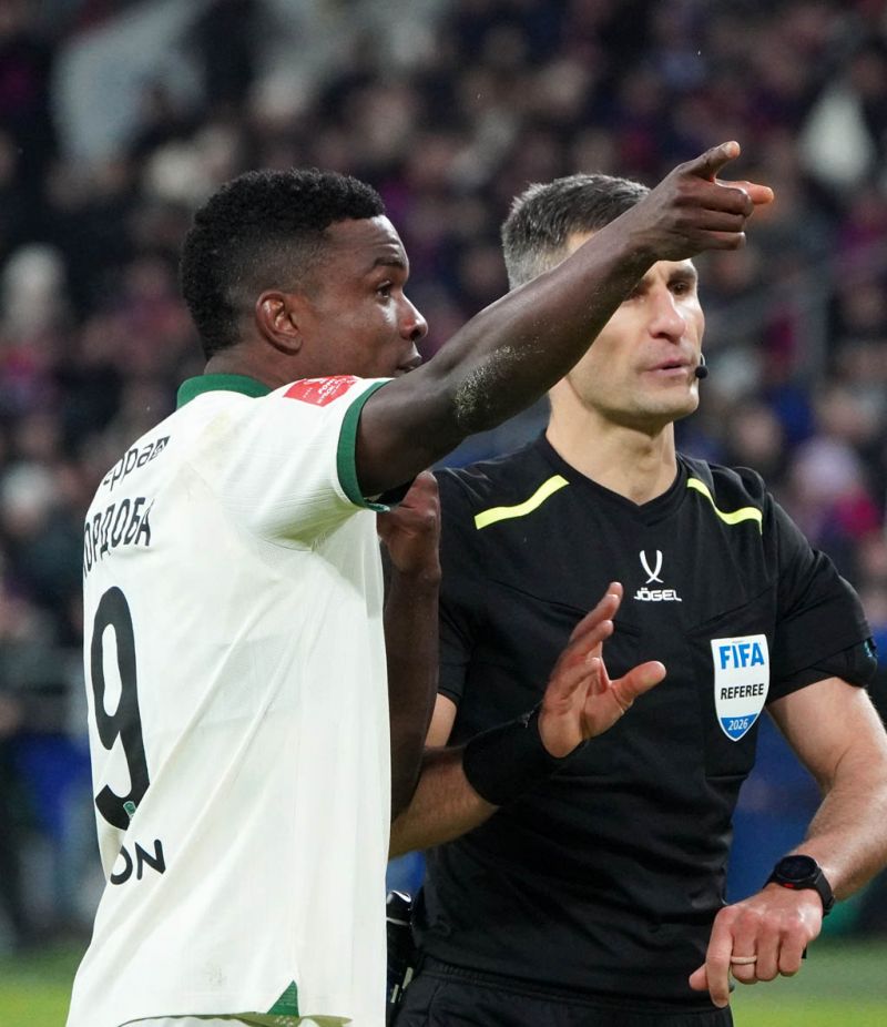 «Момент может показаться легковесным, но такие пенальти назначаются». Николаев — о вмешательстве VAR в матче ЦСКА и «Краснодара»