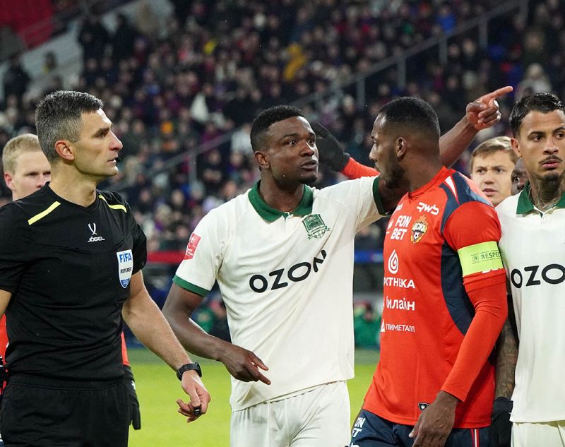 Черников: «Тот факт, что судья не обращает внимание на расизм в отношении Кордобы, — это ненормально»