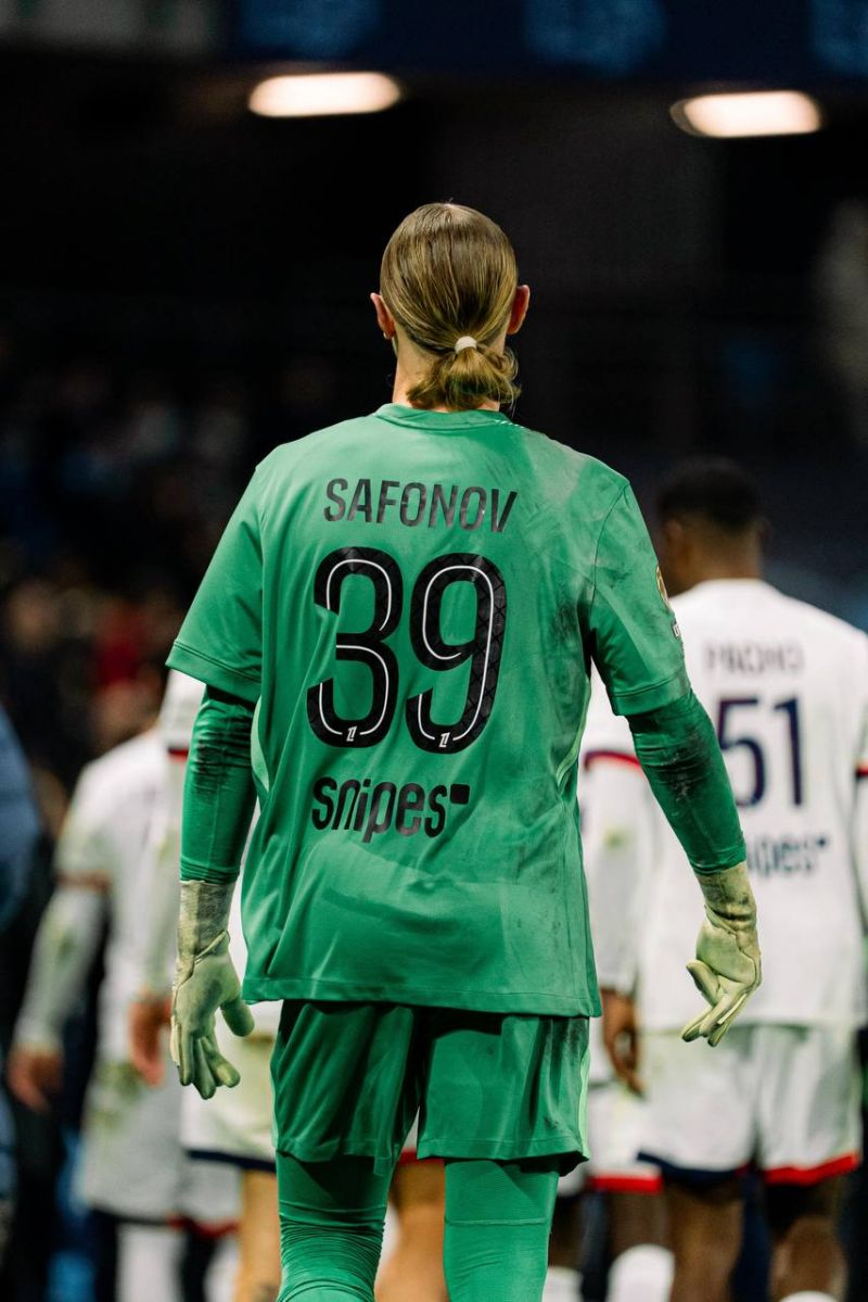 Сафонов получил лучшую оценку среди игроков «ПСЖ» за матч с «Монако» 