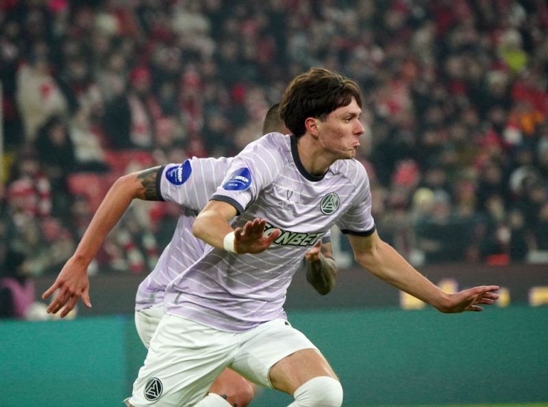 Спартак подобрался к конкурентам. Фоторепортаж с матча с Акроном