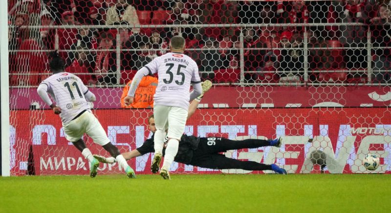 Спартак подобрался к конкурентам. Фоторепортаж с матча с Акроном