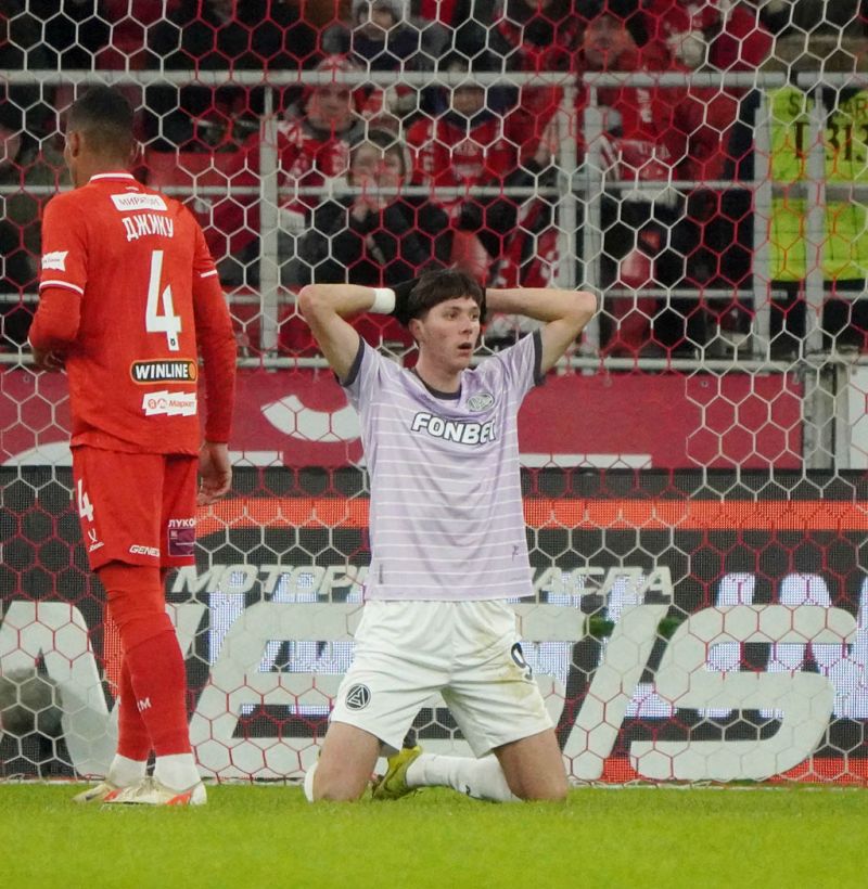 Спартак подобрался к конкурентам. Фоторепортаж с матча с Акроном