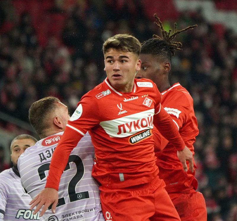 Спартак подобрался к конкурентам. Фоторепортаж с матча с Акроном