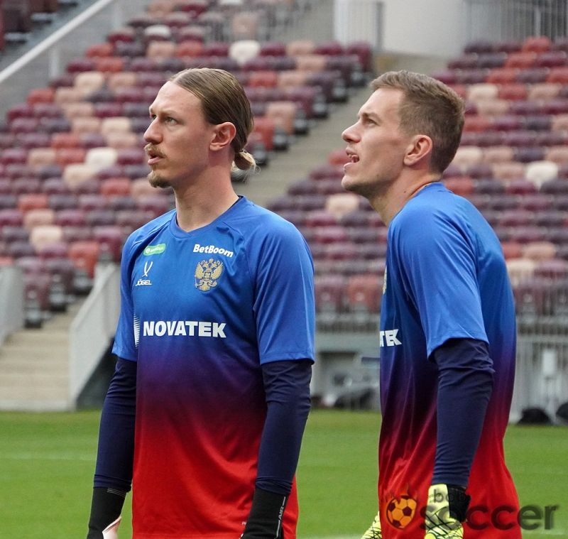 Лизаразу — о Сафонове: ему будет сложно заменить Доннарумму