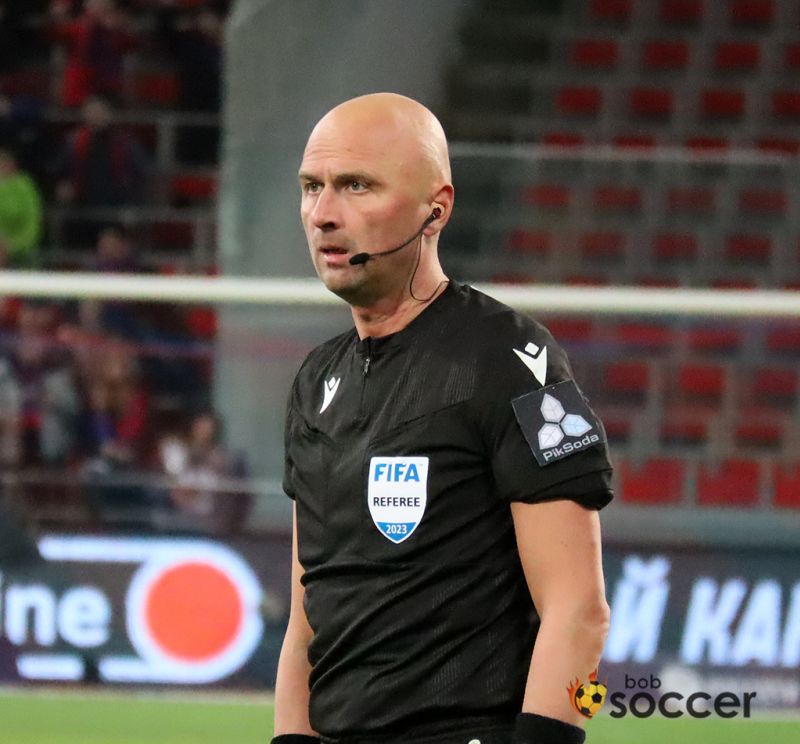 «Карасев — единственный арбитр, к которому нет вопросов». Лапочкин — о судьях матча «Зенит» — «Спартак»