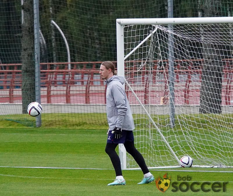 Матвей Сафонов сделал голевую передачу в матче Лиги чемпионов Челси - ПСЖ