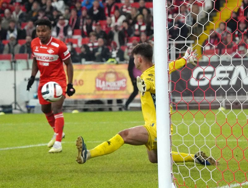 Спартак обыграл Динамо, но голов не хватило. Фоторепортаж с московского дерби