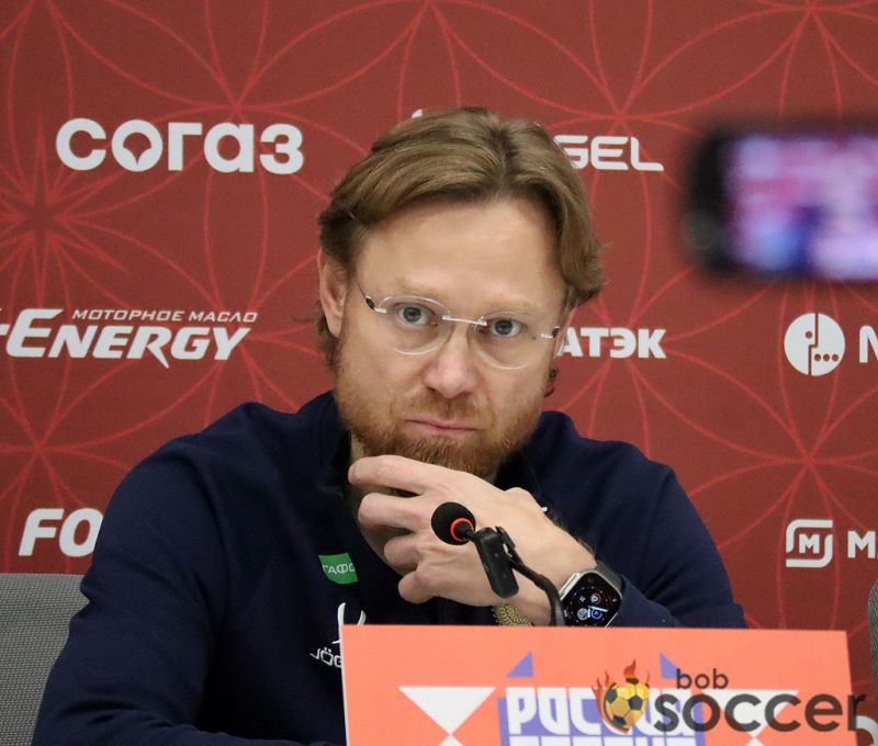 Не разбираюсь в женском футболе. В мужском-то с трудом - Карпин