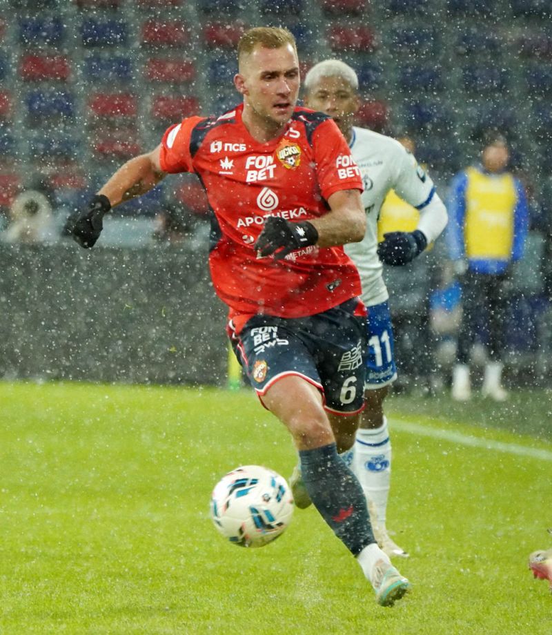 Слуцкий: «Баринов — качественный игрок, но обороняется хуже Кисляка, а атакует хуже Облякова»