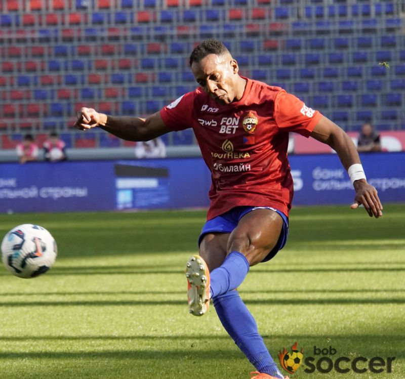 Защитник ЦСКА Мойзес тренируется вместе с основой