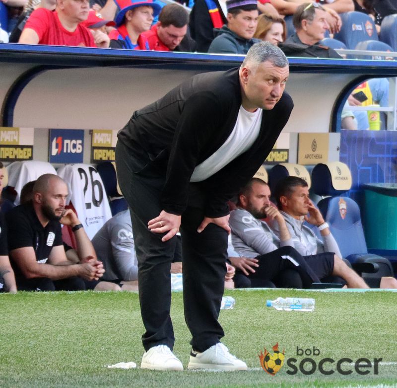 Тедеев: «Когда такое было, чтобы судья говорил мне о моем футболисте, что он — аферист на поле?»