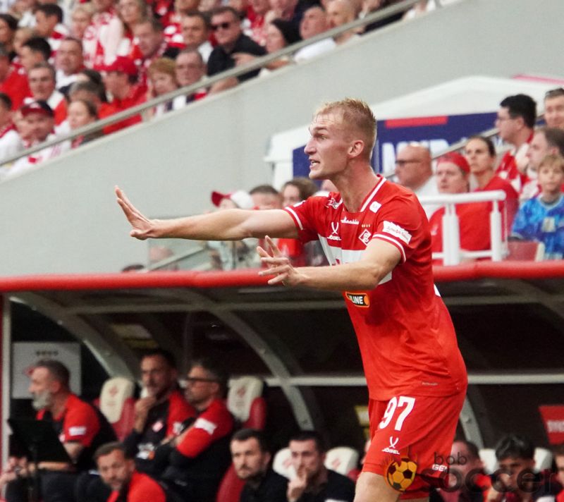 «Это ключевая ошибка». Лапочкин считает, что судья должен был удалить защитника «Спартака» Денисова в матче с «Зенитом»