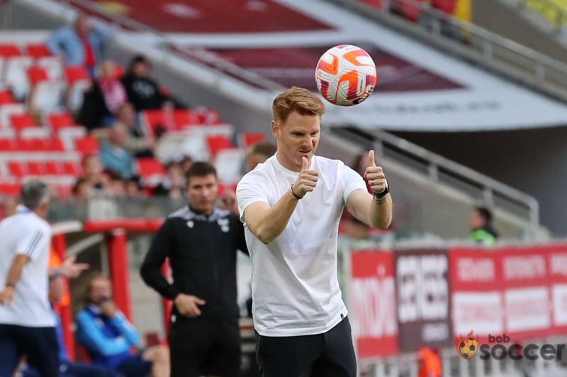 Абаскаль рассказал о желании посетить фанатскую трибуну «Спартака» Абаскаль рассказал о желании посетить фанатскую трибуну «Спартака»