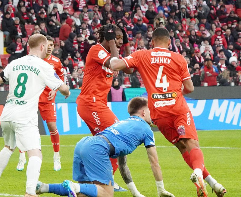 Спартак отпраздновал ярко. Фоторепортаж с матча с Ахматом