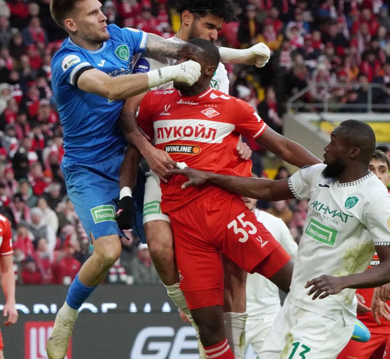 Спартак отпраздновал ярко. Фоторепортаж с матча с Ахматом