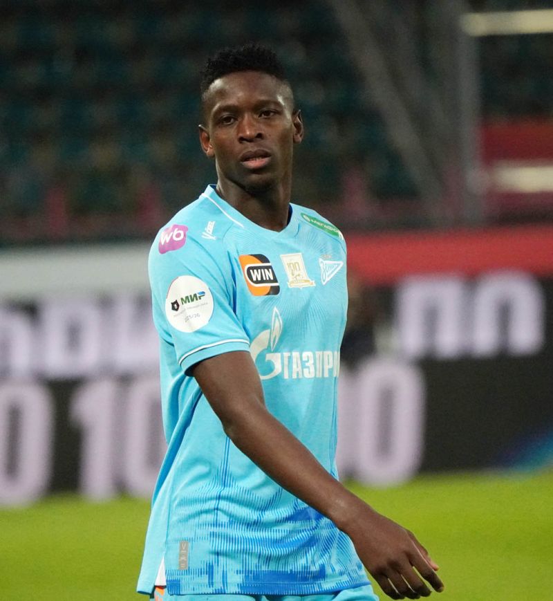 Нападающий «Зенита» Энрике попросил агентов устроить его в европейский топ-клуб