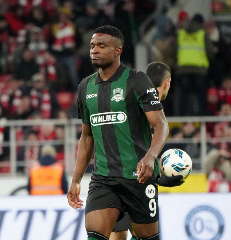 Умяров — о пенальти в ворота «Спартака» в матче с «Краснодаром»: «Не скажу, что от Кордобы был такой толчок, чтобы фиксировать фол»