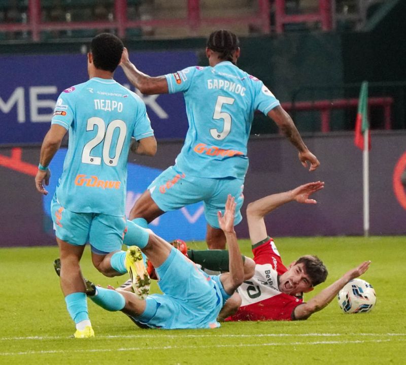 Локомотив сорвал чемпионство Зенита?