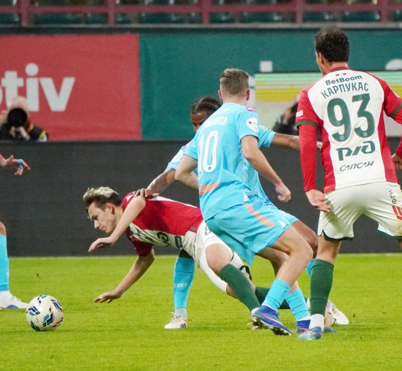 Локомотив сорвал чемпионство Зенита?