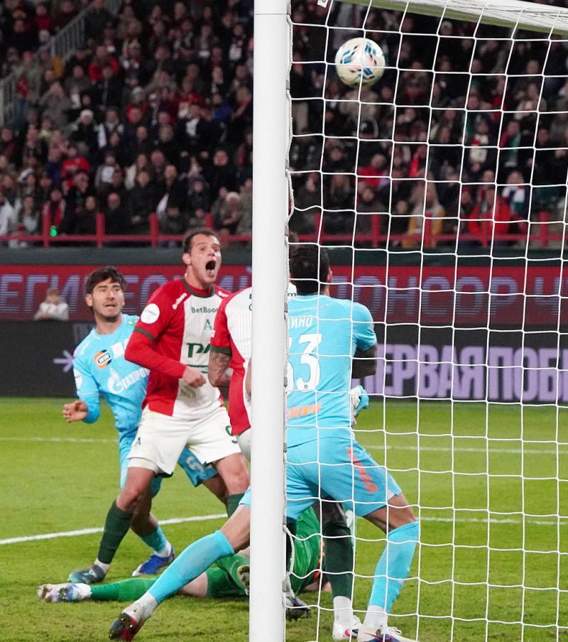 Локомотив сорвал чемпионство Зенита?