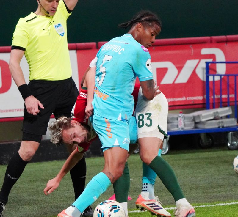 Локомотив сорвал чемпионство Зенита?