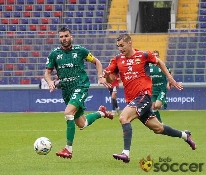 Бывший судья объяснил, почему игрока «Рубина» не удалили за фол на Облякове  